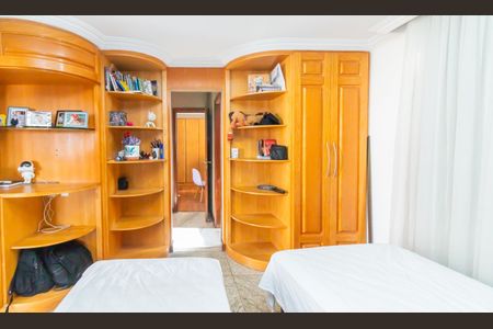Apartamento à venda com 163m², 4 quartos e 2 vagasSuíte 2