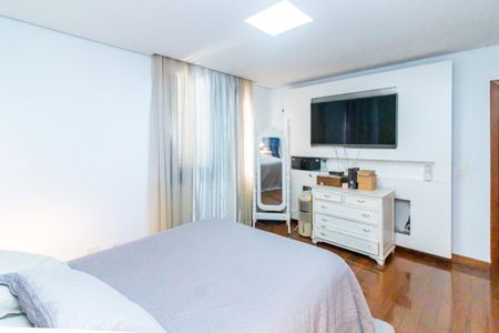 Apartamento à venda com 163m², 4 quartos e 2 vagasSuíte 3