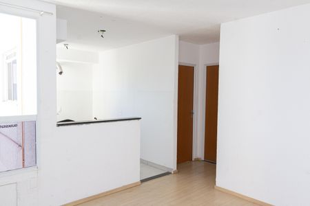 Sala de apartamento para alugar com 2 quartos, 50m² em Santa Cruz, Rio de Janeiro