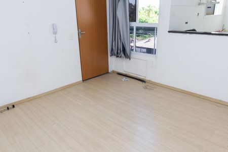 Sala de apartamento para alugar com 2 quartos, 50m² em Santa Cruz, Rio de Janeiro