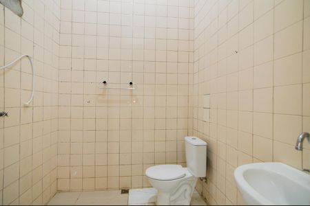 Casa à venda com 676m², 4 quartos e 5 vagasBanheiro - Casa 4
