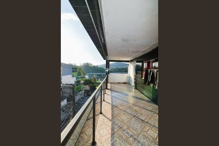 Casa à venda com 676m², 4 quartos e 5 vagasVaranda