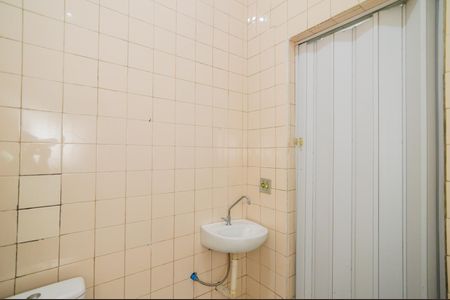 Casa à venda com 676m², 4 quartos e 5 vagasBanheiro - Casa 4
