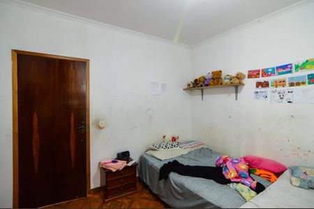 Casa à venda com 676m², 4 quartos e 5 vagasQuarto 2