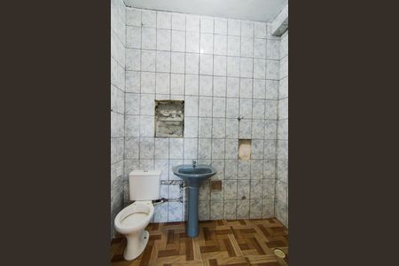 Casa à venda com 676m², 4 quartos e 5 vagasBanheiro - Casa 3