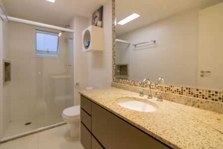 Apartamento à venda com 182m², 4 quartos e 3 vagasBanheiro