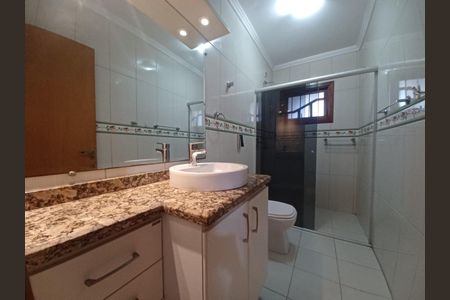 Casa para alugar com 210m², 4 quartos e 2 vagasBanheiro 3