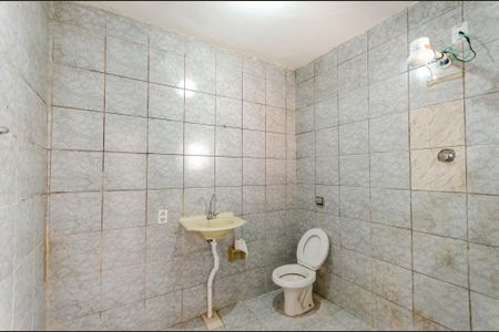 Casa à venda com 229m², 2 quartos e 1 vagaBanheiro