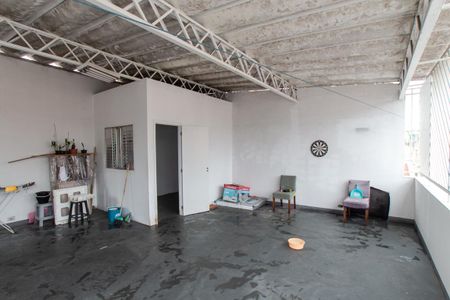 Casa à venda com 82m², 2 quartos e 1 vaga