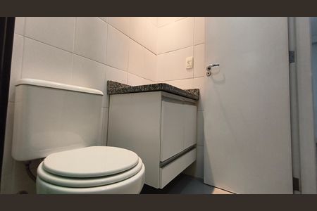 Apartamento à venda com 68m², 2 quartos e 2 vagasBanheiro da Suíte