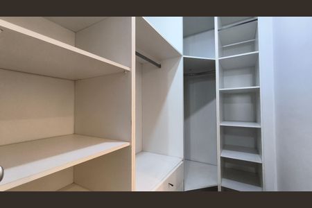 Apartamento à venda com 68m², 2 quartos e 2 vagasCloset da Suíte