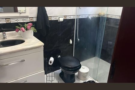 Casa para alugar com 217m², 4 quartos e 3 vagas Casa para alugar com 217m², 4 quartos e 3 vagasBanheiro