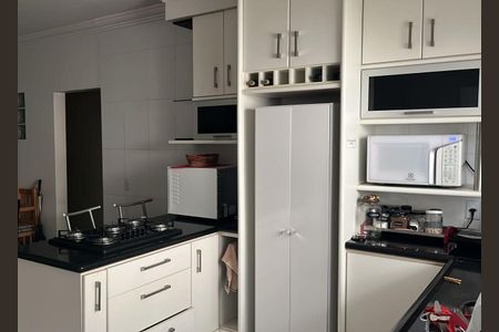 Casa para alugar com 217m², 4 quartos e 3 vagas Casa para alugar com 217m², 4 quartos e 3 vagasCozinha