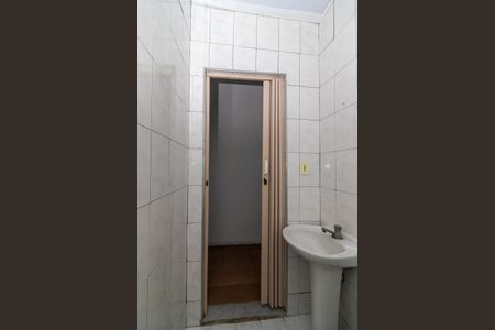 Casa para alugar com 45m², 1 quarto e sem vaga Casa para alugar com 45m², 1 quarto e sem vagaBanheiro