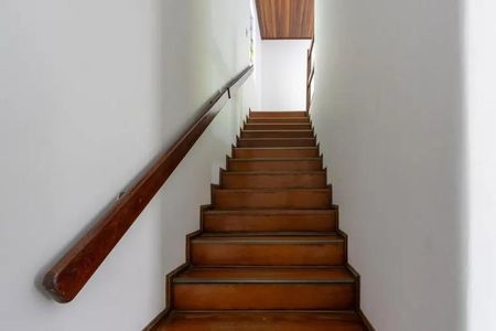 Casa para alugar com 230m², 4 quartos e 2 vagasCorredor