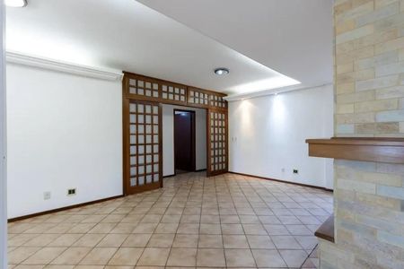 Casa para alugar com 230m², 4 quartos e 2 vagasSala