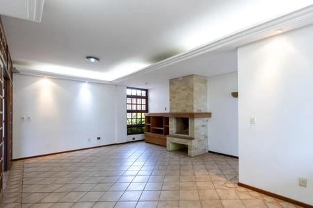 Casa para alugar com 230m², 4 quartos e 2 vagasSala