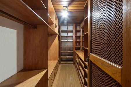 Casa para alugar com 230m², 4 quartos e 2 vagasCloset da Suíte