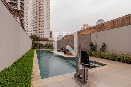 Studio para alugar com 28m², 1 quarto e sem vaga Studio para alugar com 28m², 1 quarto e sem vagaÁrea comum - Piscina