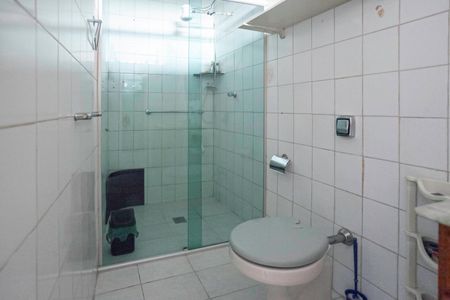 Casa à venda com 200m², 3 quartos e 1 vagaBanheiro da suíte 