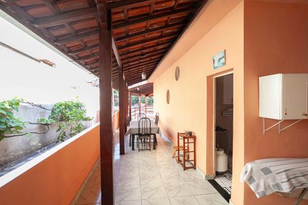 Casa à venda com 200m², 3 quartos e 1 vagaVaranda