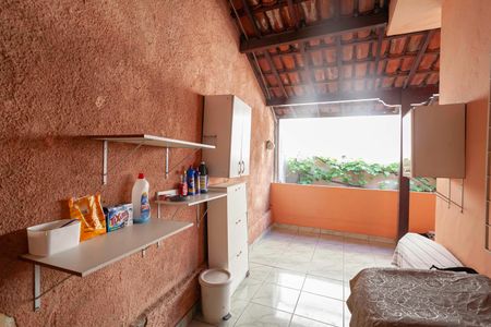 Casa à venda com 200m², 3 quartos e 1 vagaÁrea de serviço 