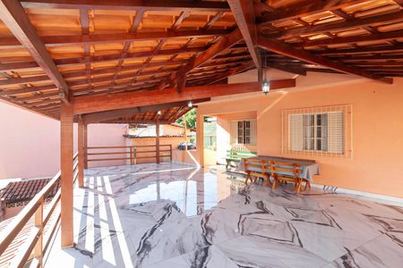 Casa à venda com 200m², 3 quartos e 1 vagaVaranda