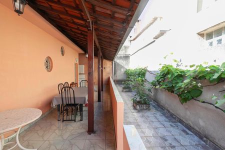 Casa à venda com 200m², 3 quartos e 1 vagaVaranda