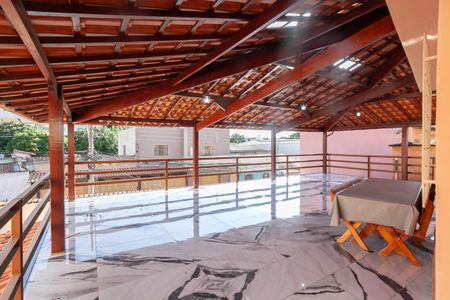 Casa à venda com 200m², 3 quartos e 1 vagaVaranda