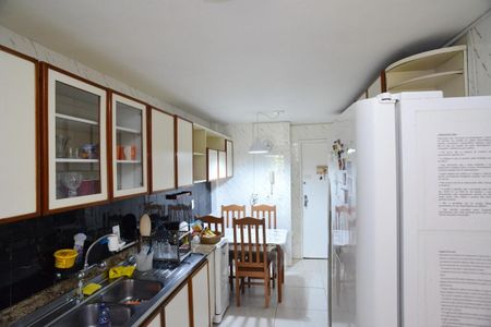 Apartamento para alugar com 144m², 4 quartos e 2 vagasCozinha