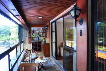Apartamento para alugar com 144m², 4 quartos e 2 vagasVaranda