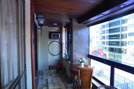 Varanda de apartamento para alugar com 4 quartos, 144m² em Barra da Tijuca, Rio de Janeiro