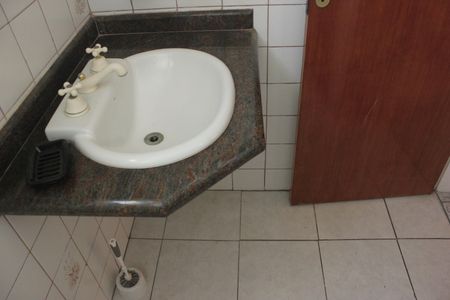 Apartamento à venda com 76m², 3 quartos e 2 vagasBanheiro social 2