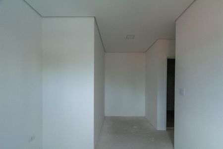 Casa de condomínio à venda com 130m², 2 quartos e 2 vagasSuíte