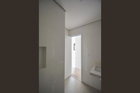Apartamento à venda com 130m², 2 quartos e 2 vagas Apartamento à venda com 130m², 2 quartos e 2 vagasBanheiro da Suíte