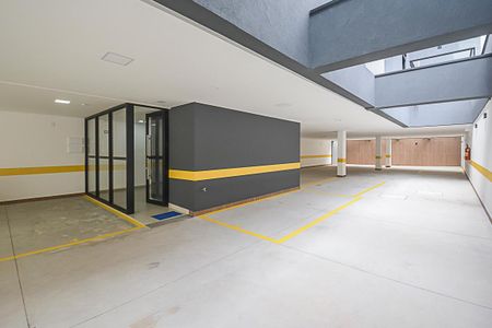 Apartamento à venda com 130m², 2 quartos e 2 vagas Apartamento à venda com 130m², 2 quartos e 2 vagasGaragem
