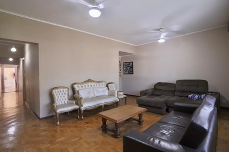 Casa à venda com 157m², 3 quartos e 4 vagasSala