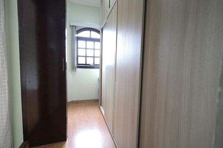 Casa à venda com 250m², 3 quartos e 4 vagasCloset