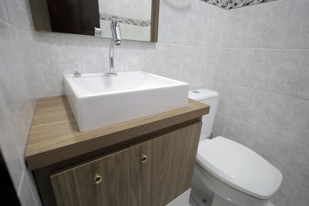 Banheiro 1 de casa à venda com 3 quartos, 250m² em Jardim Monte Libano, Santo André