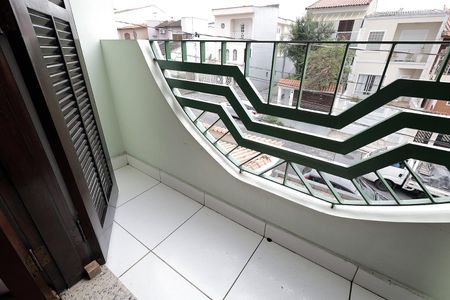 Casa à venda com 250m², 3 quartos e 4 vagasSacada Quarto Suíte