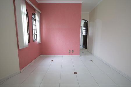 Casa à venda com 250m², 3 quartos e 4 vagasSala de TV