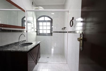 Casa à venda com 250m², 3 quartos e 4 vagasBanheiro Suíte