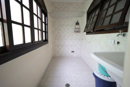 Casa à venda com 250m², 3 quartos e 4 vagasÁrea de Serviço