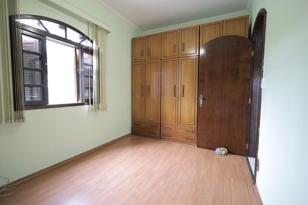 Casa à venda com 250m², 3 quartos e 4 vagasQuarto 2