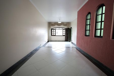 Casa à venda com 250m², 3 quartos e 4 vagasSala