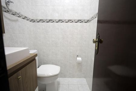 Casa à venda com 250m², 3 quartos e 4 vagasBanheiro 1