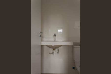 Apartamento à venda com 57m², 2 quartos e 1 vaga Apartamento à venda com 57m², 2 quartos e 1 vagaBanheiro da Suíte 1