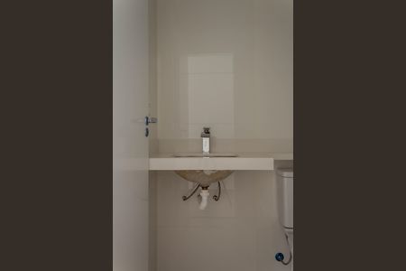Apartamento à venda com 57m², 2 quartos e 1 vaga Apartamento à venda com 57m², 2 quartos e 1 vagaBanheiro