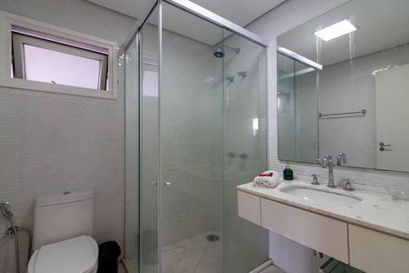 Apartamento para alugar com 90m², 1 quarto e 2 vagas Apartamento para alugar com 90m², 1 quarto e 2 vagasBanheiro da Suíte