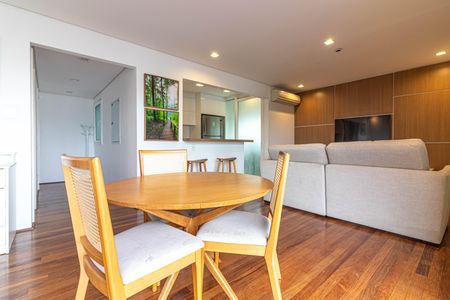 Apartamento para alugar com 90m², 1 quarto e 2 vagas Apartamento para alugar com 90m², 1 quarto e 2 vagasSala de Jantar